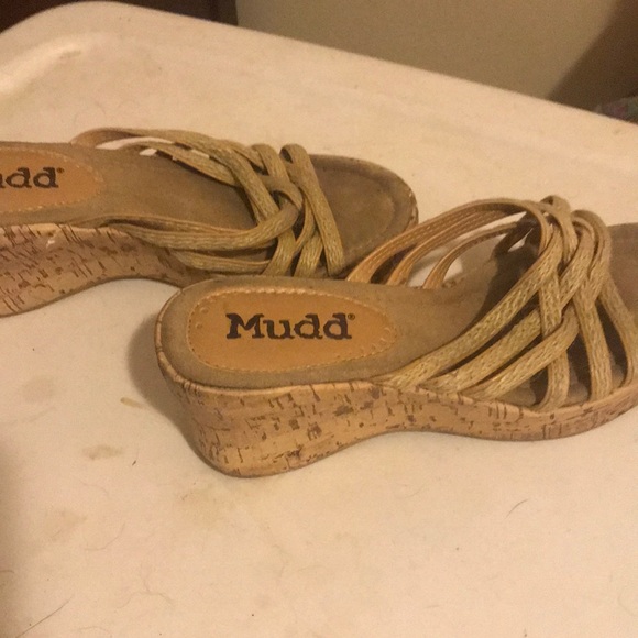 Shoes - Picture 4 of 7